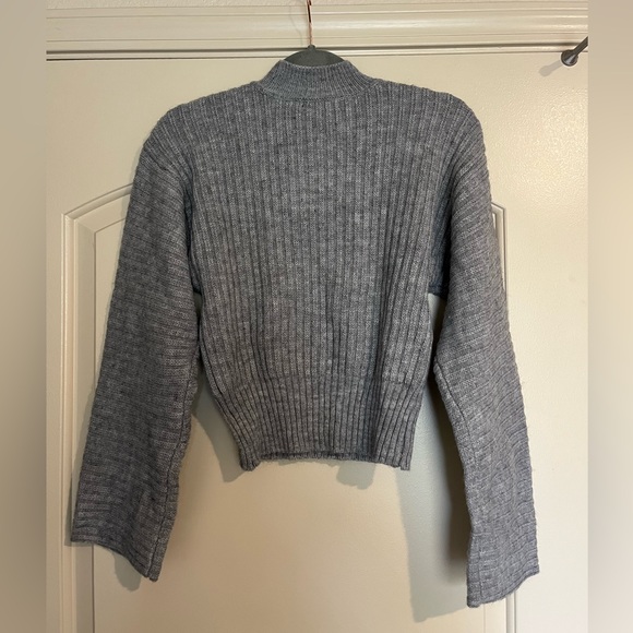 Grey forever 21 sweater - Picture 3 of 3